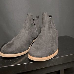 Time & Tru 11W Booties